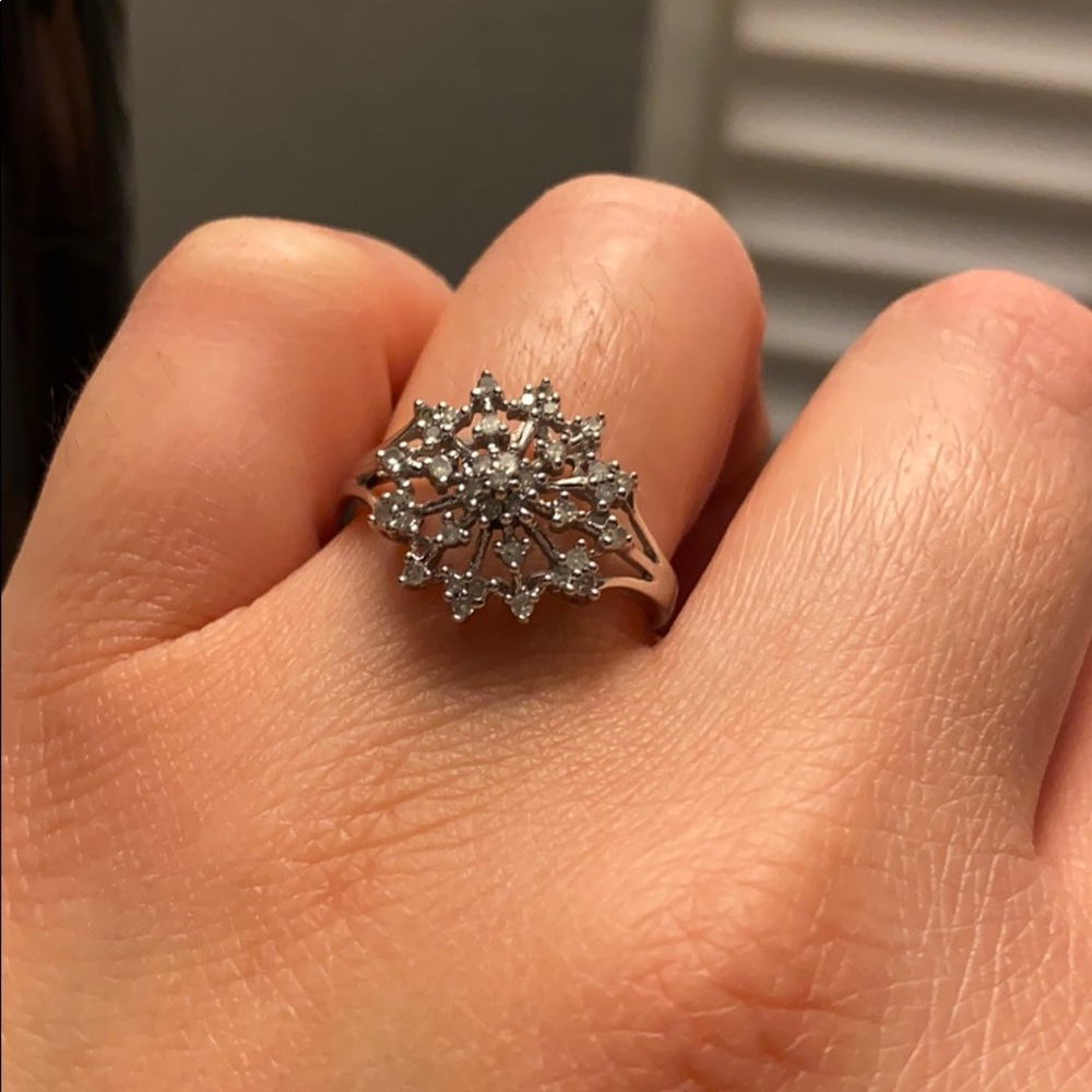 🎉✨ Diamond Snowflake Ring ✨